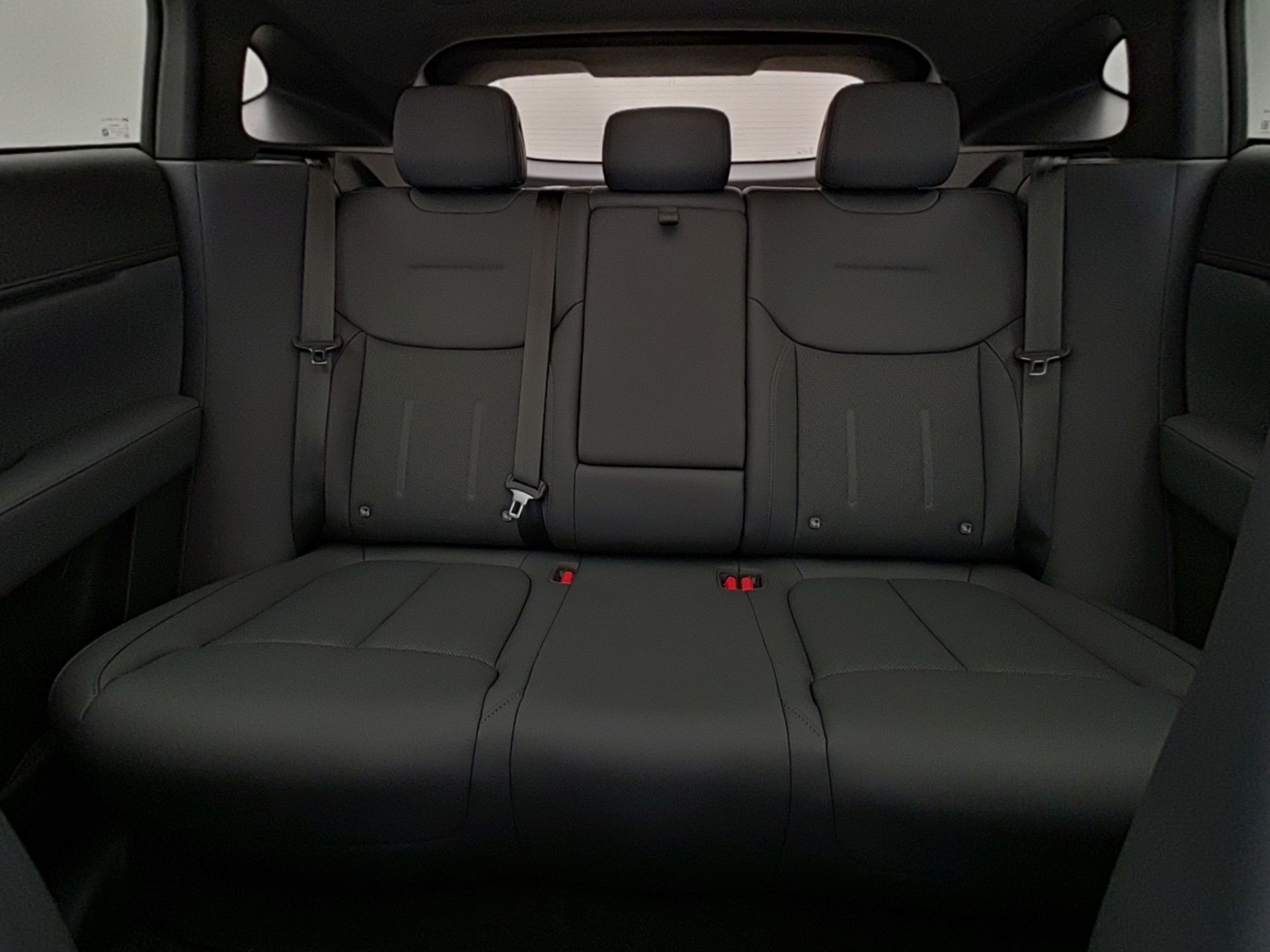 XPeng G6 MY25 Performance+StellarPurple+Dunkelgrau Nappaleder+AHK