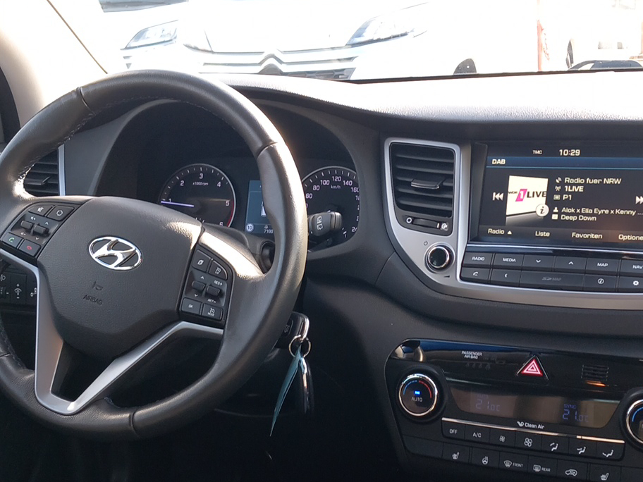 Hyundai Tucson 1.7 CRDi DPF Intro Edition blue 2WD