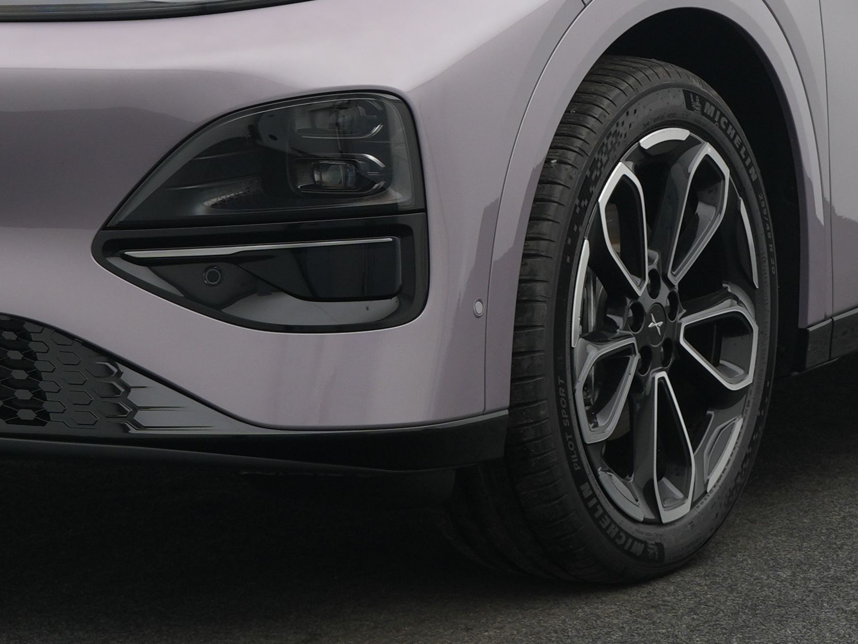 XPeng G6 MY25 Performance+StellarPurple+Dunkelgrau Nappaleder+AHK