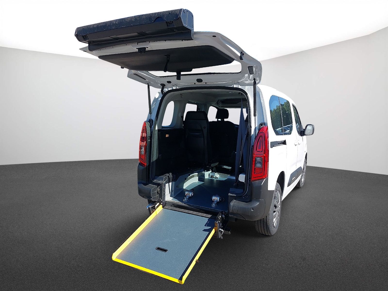 Citroën Berlingo Rollstuhlumbau Berlingo 1.5 BlueHDi 100 MPV Plus M
