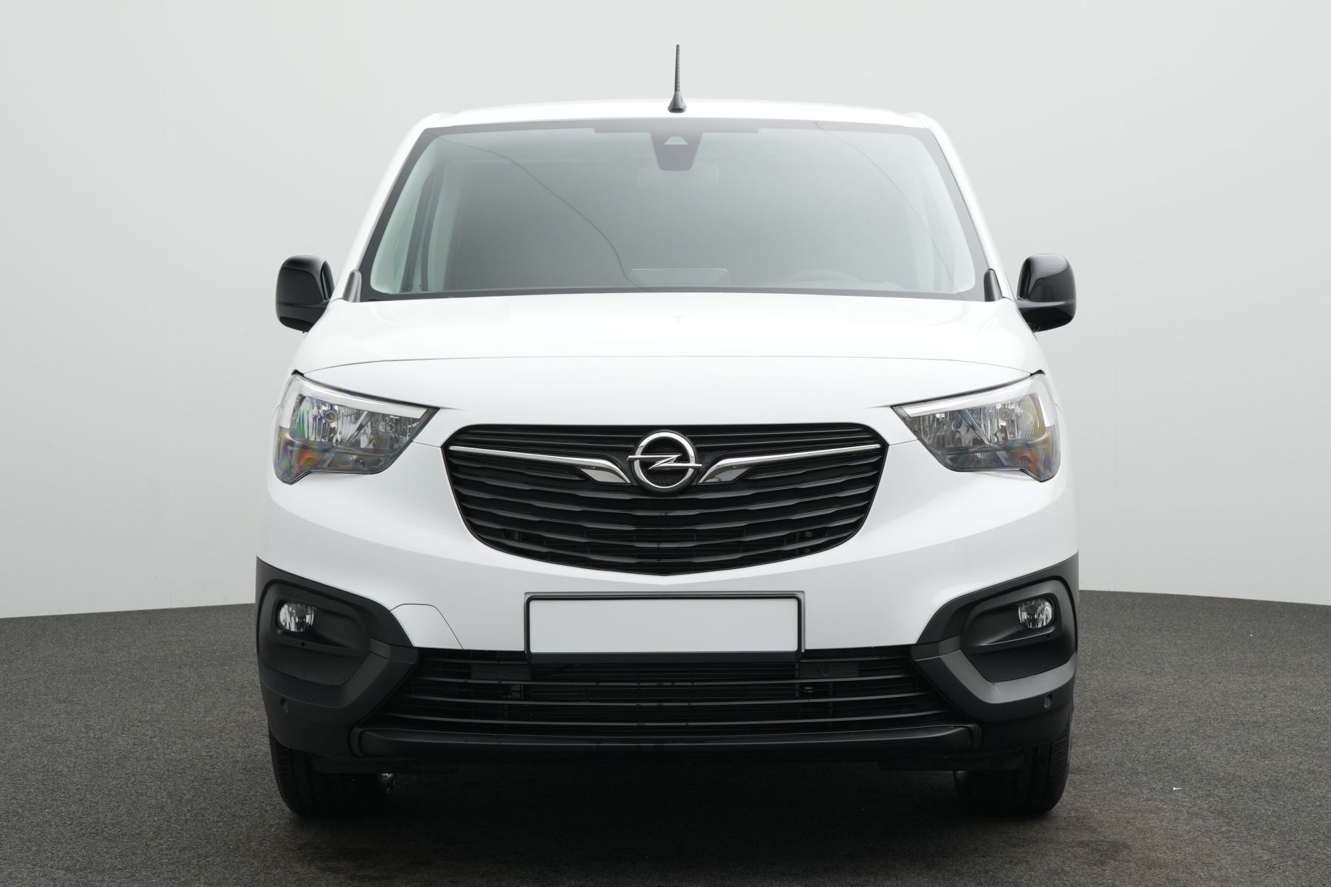 Opel Combo -e Cargo Edition Elektromotor 136