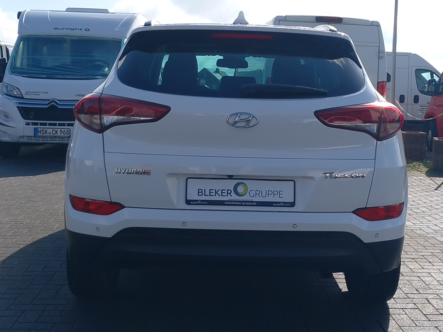 Hyundai Tucson 1.7 CRDi DPF Intro Edition blue 2WD