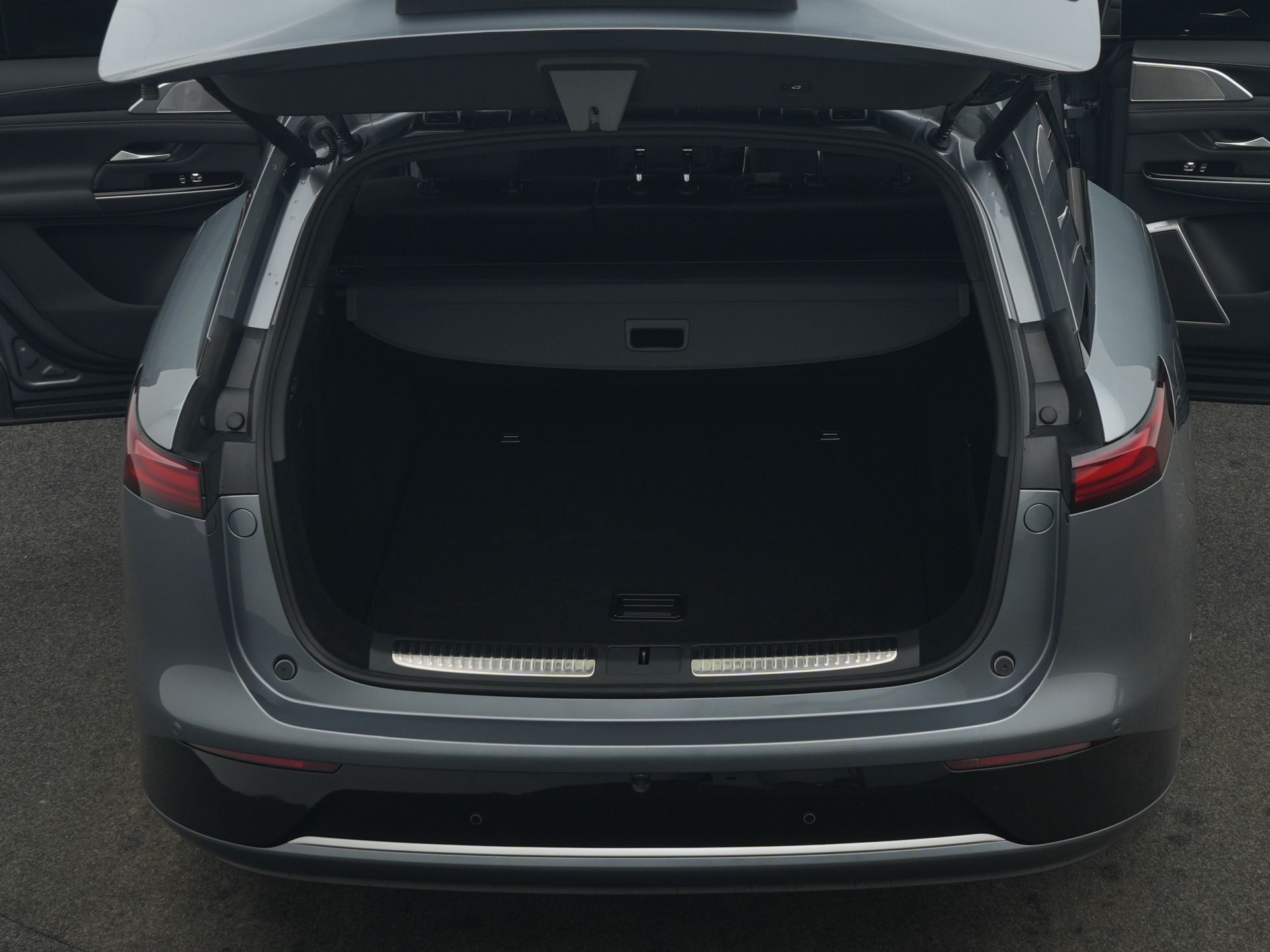 XPeng G9 LongRange+Graph/Schw Nappa+21"+Prem+AHK