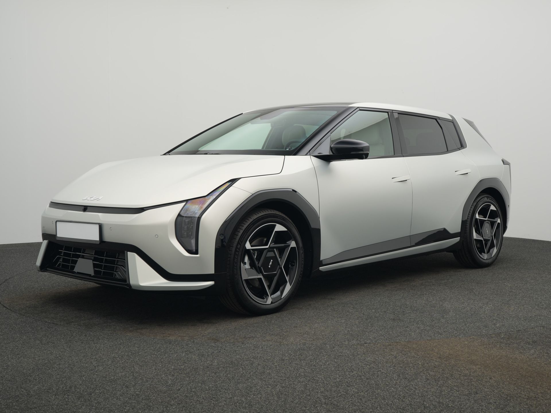 Kia EV4 81 FWD GTL DWP COM CON GD BO