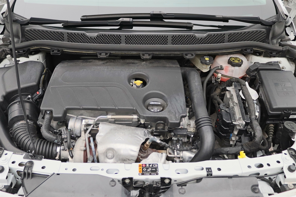 Opel ASTRA 1,6 Direkt Injection Turbo Dynamic Automatik