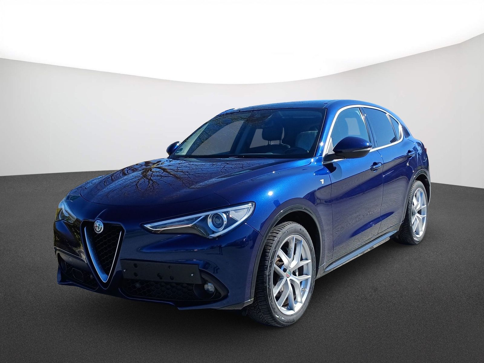 Alfa Romeo Stelvio MP3 SHZ NAVI LED RFK MFL GJR