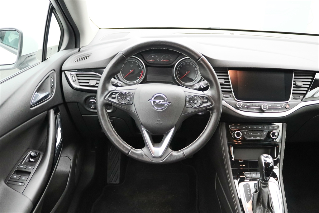 Opel ASTRA 1,6 Direkt Injection Turbo Dynamic Automatik