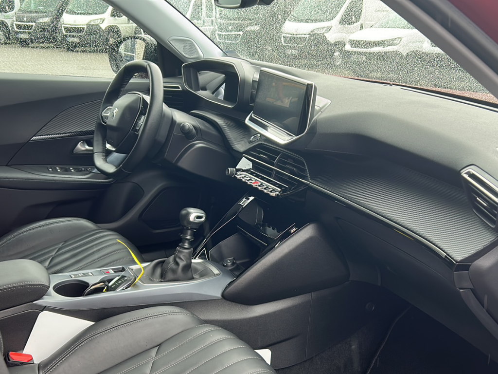 Peugeot 2008 Pure Tech 130 Allure
