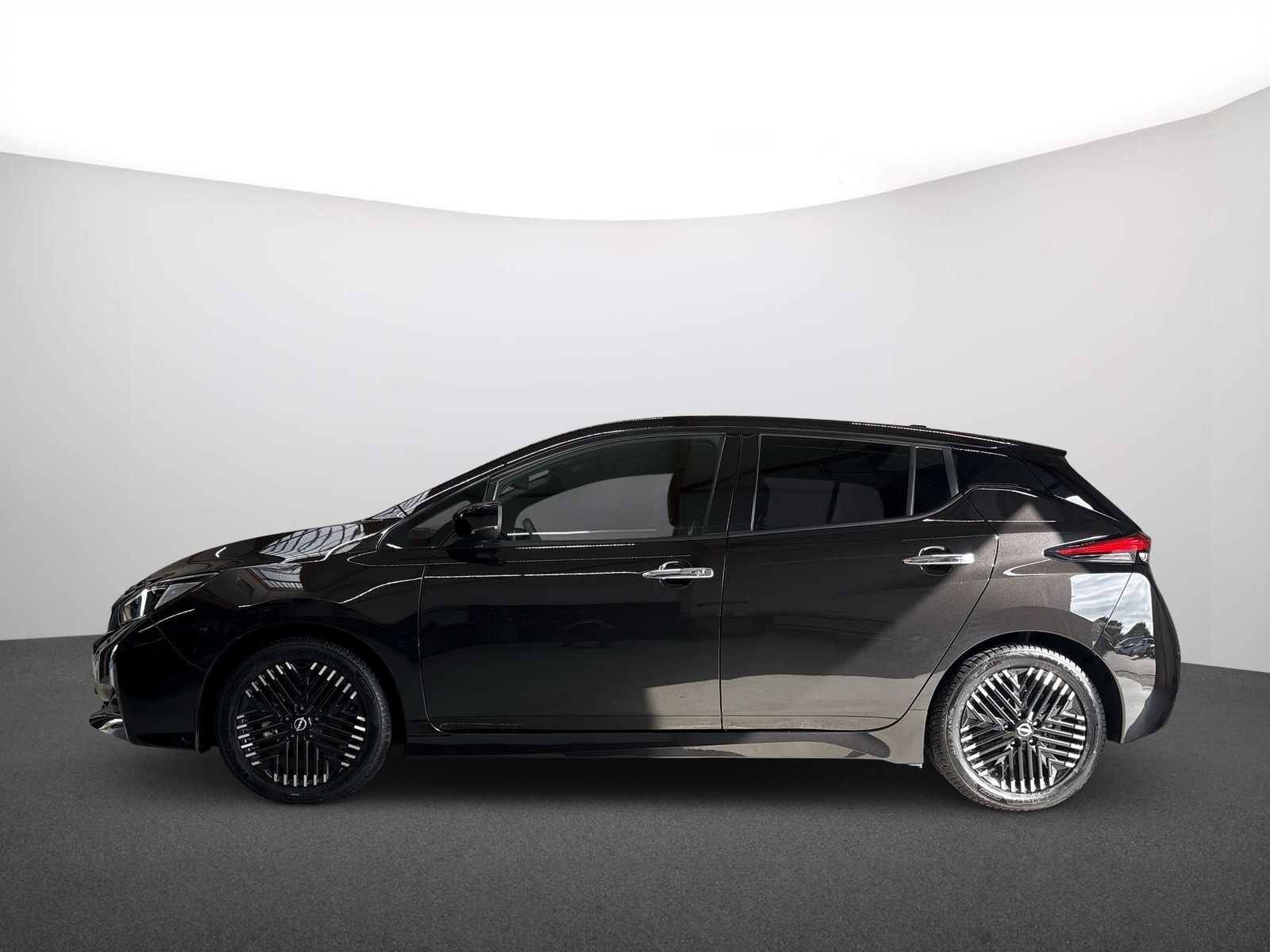 2023 Nissan LEAF