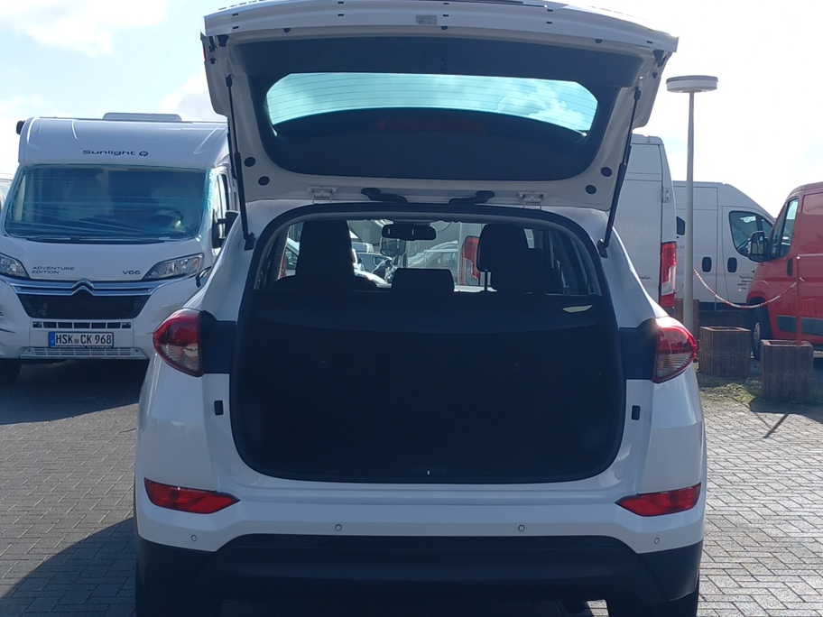 Hyundai Tucson 1.7 CRDi DPF Intro Edition blue 2WD