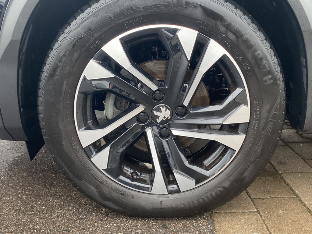 Peugeot 2008 Pure Tech 130 Allure