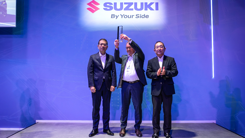 Suzuki-Auszeichnung-Bleker-bester-Haendler-Sales-2025-02