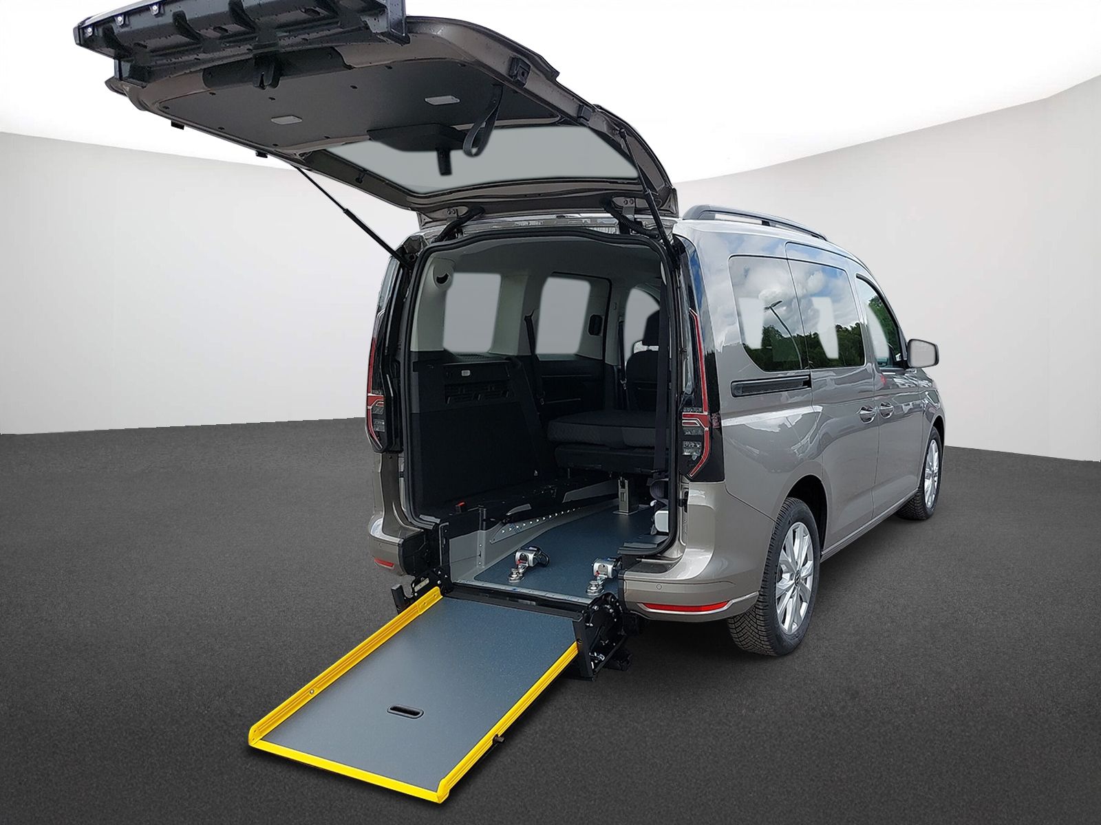 Volkswagen Caddy 2.0 TDI Life Rollstuhlumbau