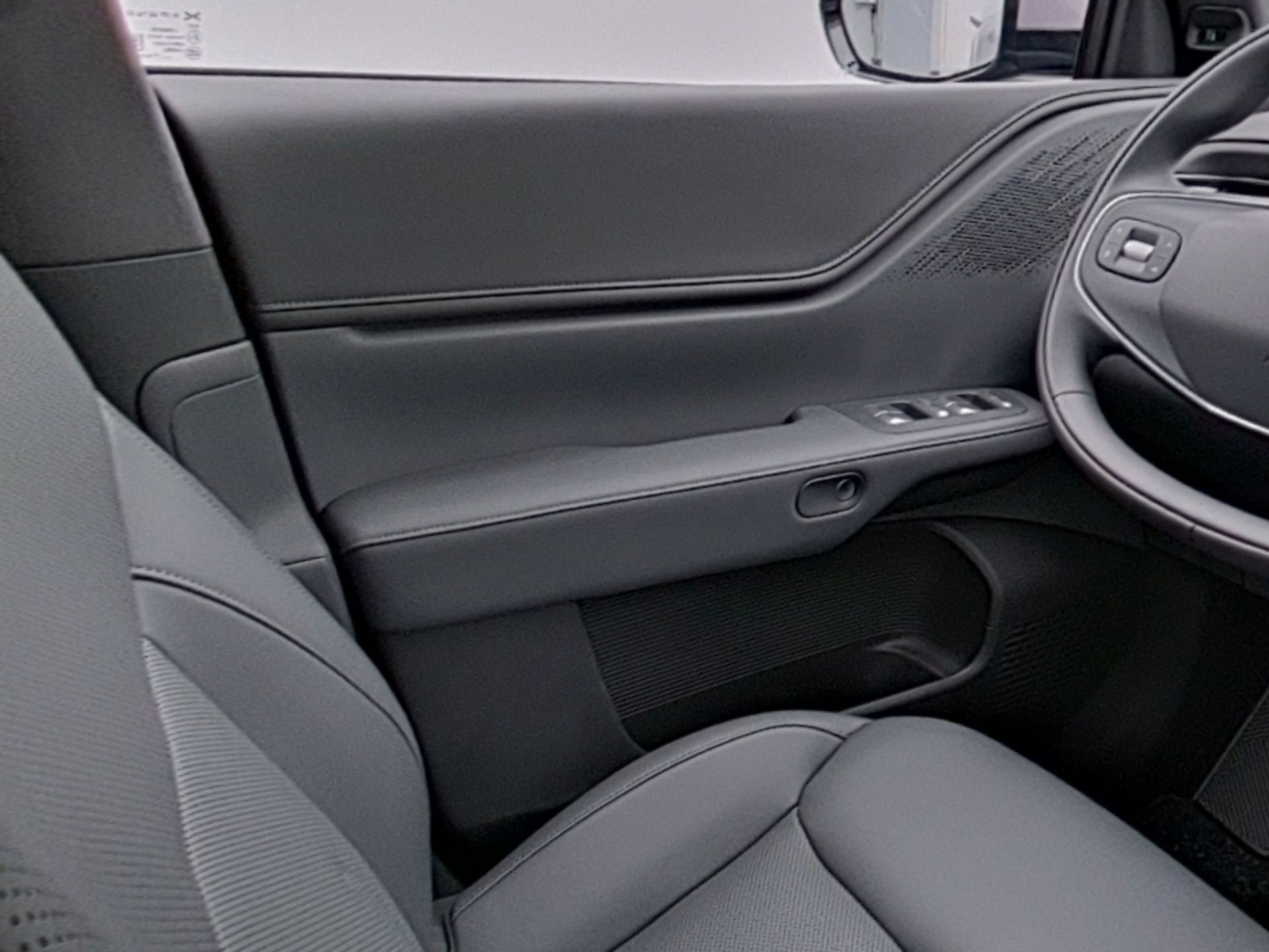 XPeng G6 MY25 Performance+StellarPurple+Dunkelgrau Nappaleder+AHK