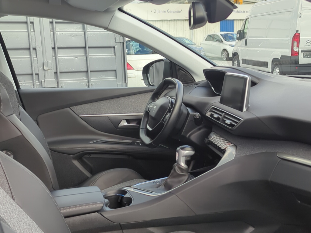 Peugeot 3008 Pure Tech 130 Allure