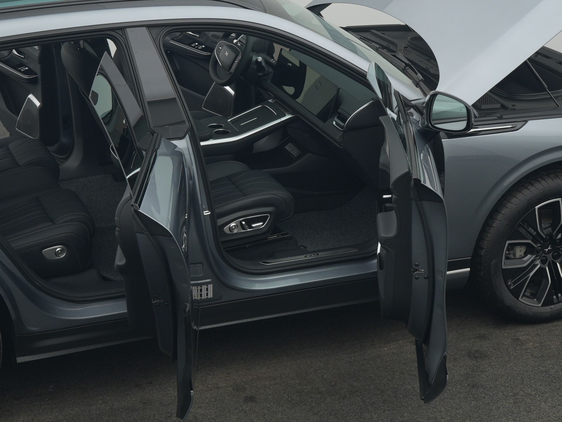 XPeng G9 LongRange+Graph/Schw Nappa+21"+Prem+AHK