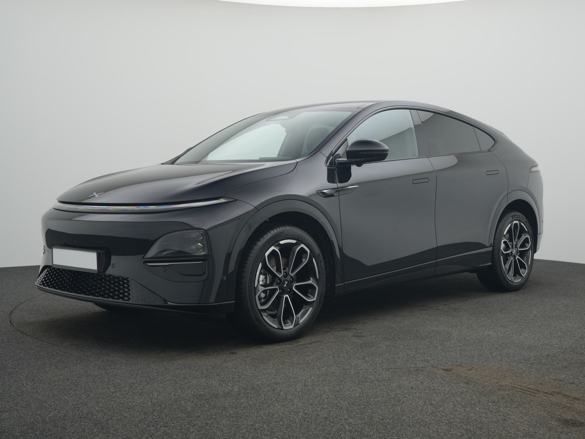 XPeng G6 MY25 Performance+MidnightBlack+Dunkelgrau Nappaleder+AHK