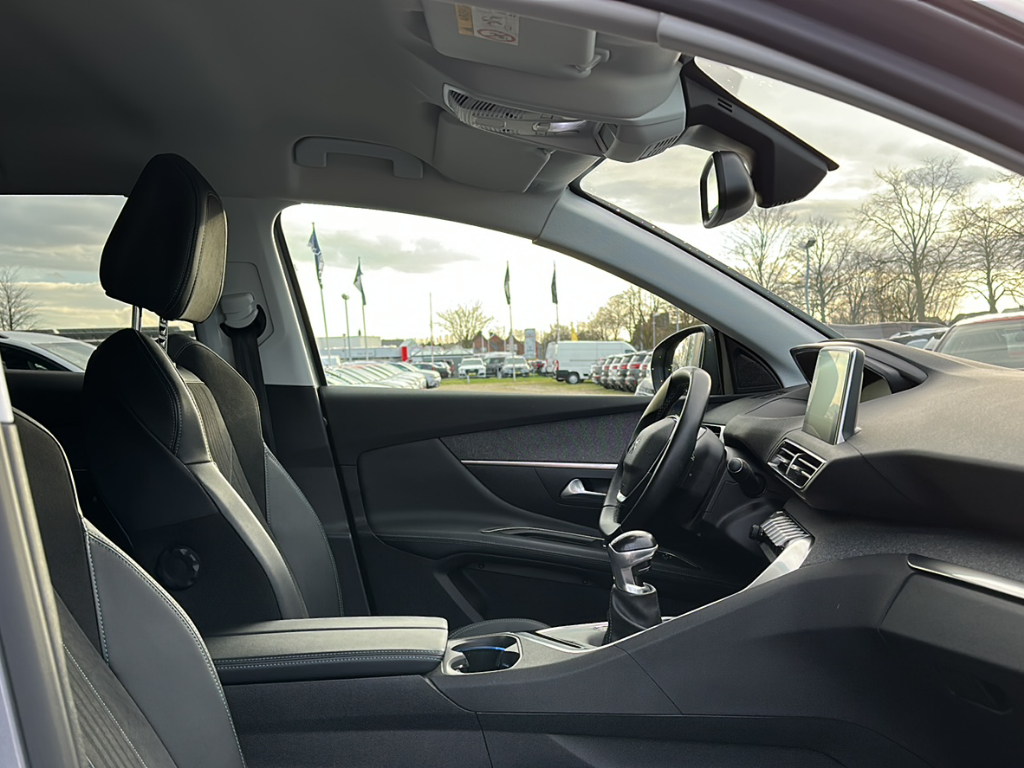 Peugeot 3008 BlueHDi 130 Crossway