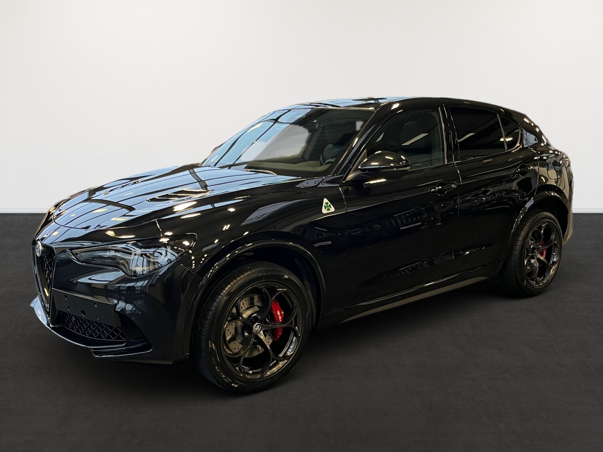 Alfa Romeo Stelvio Quadrifoglio MY24 QUADRIFOGLIO 2.9 V6 Bi-Turbo 382 kW (520 PS) AT8