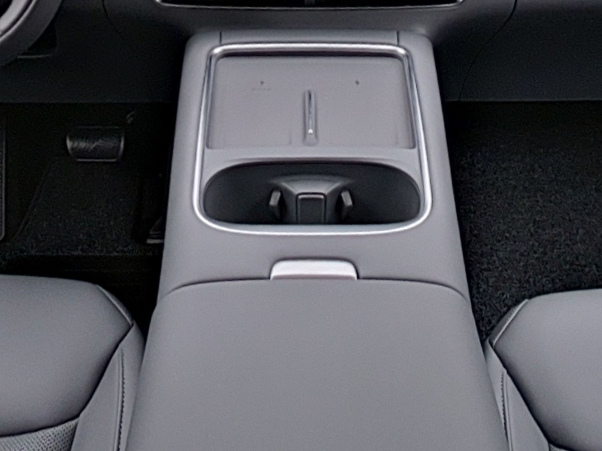 XPeng G6 MY25 Performance+StellarPurple+Dunkelgrau Nappaleder+AHK