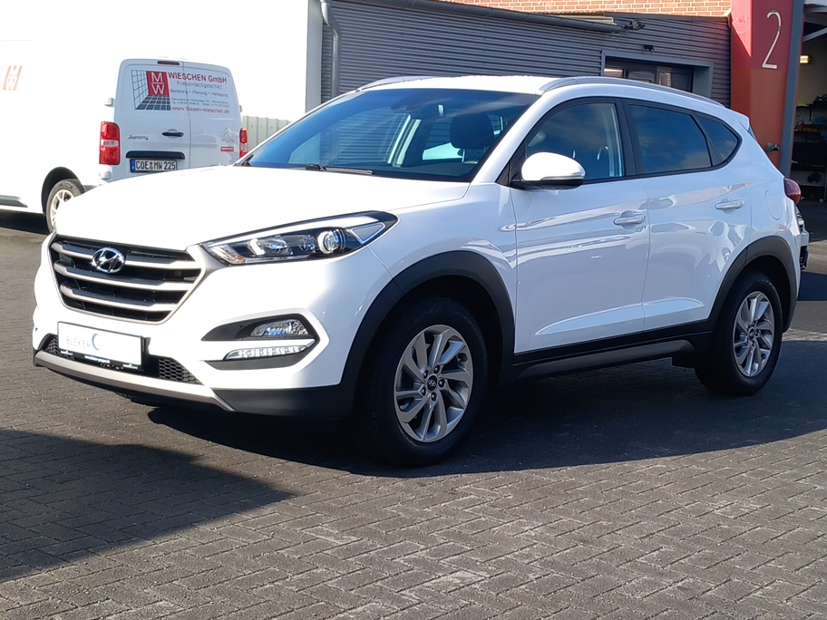 Hyundai Tucson 1.7 CRDi DPF Intro Edition blue 2WD