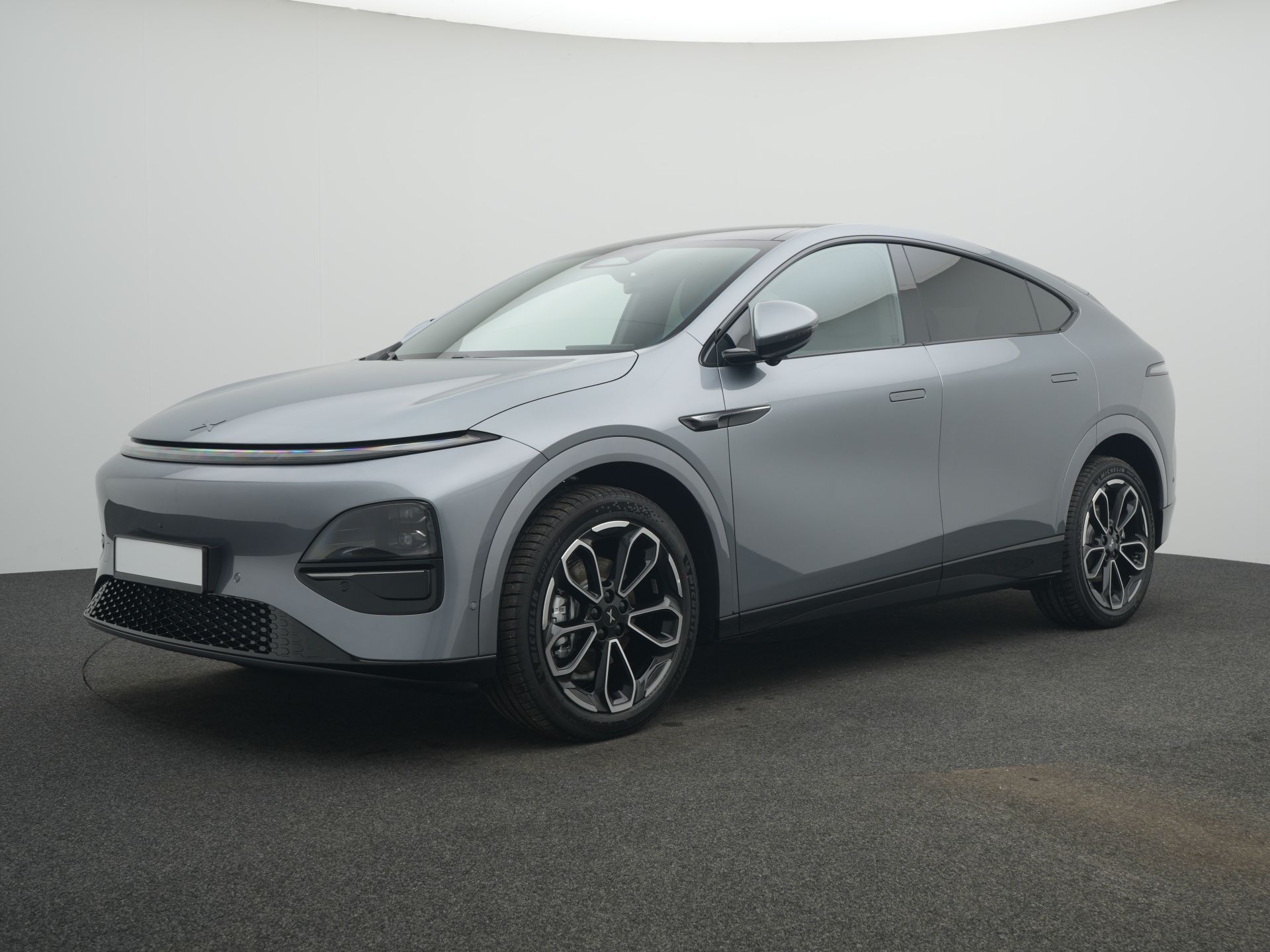 XPeng G6 MY25 Performance+GraphiteGray+Dunkelgrau Nappaleder+AHK