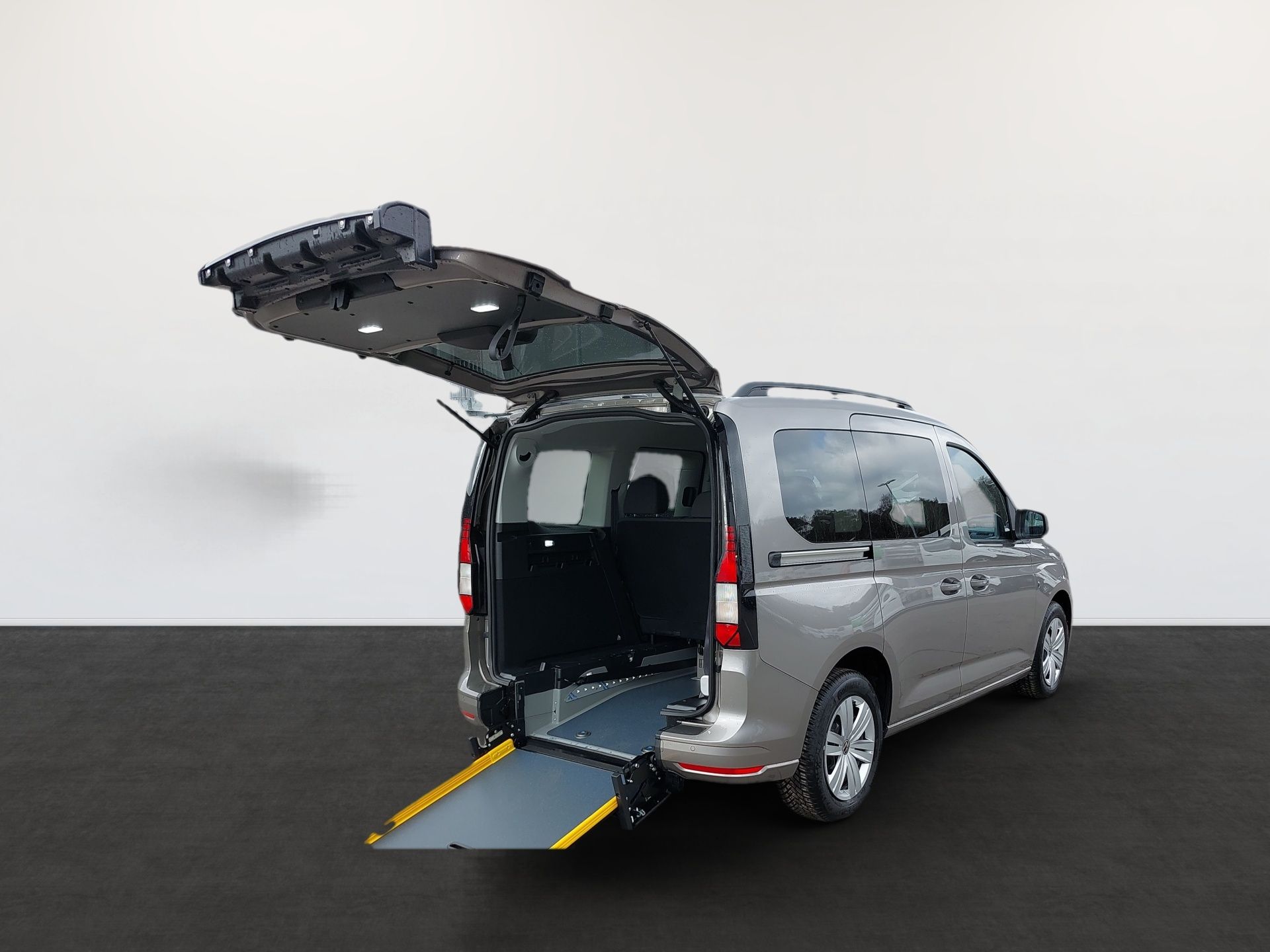 Volkswagen Caddy 2.0 TDI DSG Rollstuhlumbau